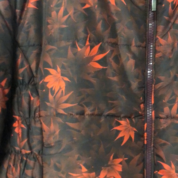 π - bunny sale - Grenouille puff jacket π§₯ to celebrate the maple π π leaf - Picture 2 of 8